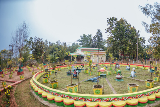 Luxury tents and forest surroundings at Talabandha, view 4